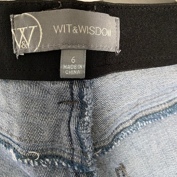 Wit & Wisdom Women Shorts - Picture 12 of 15